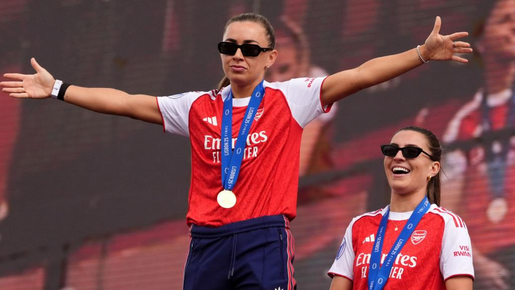 Arsenal Women at the Celebration